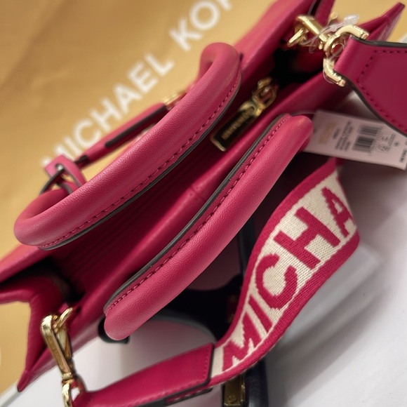 MICHAEL KORS
Mirella Small Pebbled Leather Crossbody Bag Tote 
Electric Pink - Picture 12 of 16